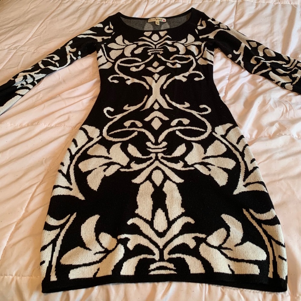 Fitted sweater dress